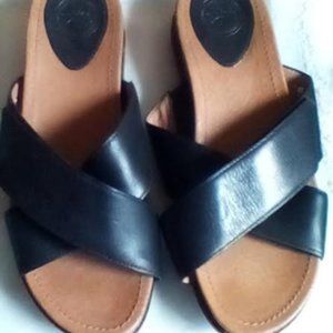 Slides / Sandals